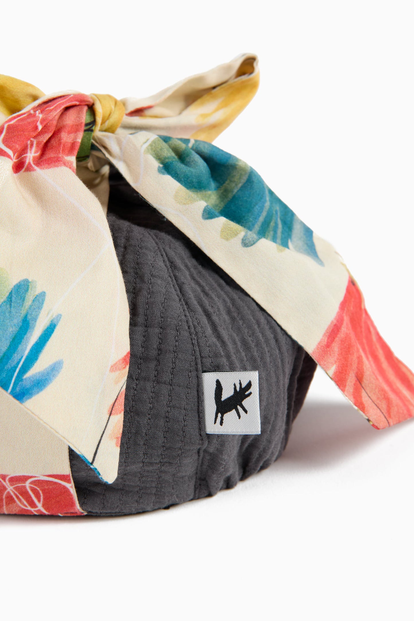 HAT Ivone Graphite